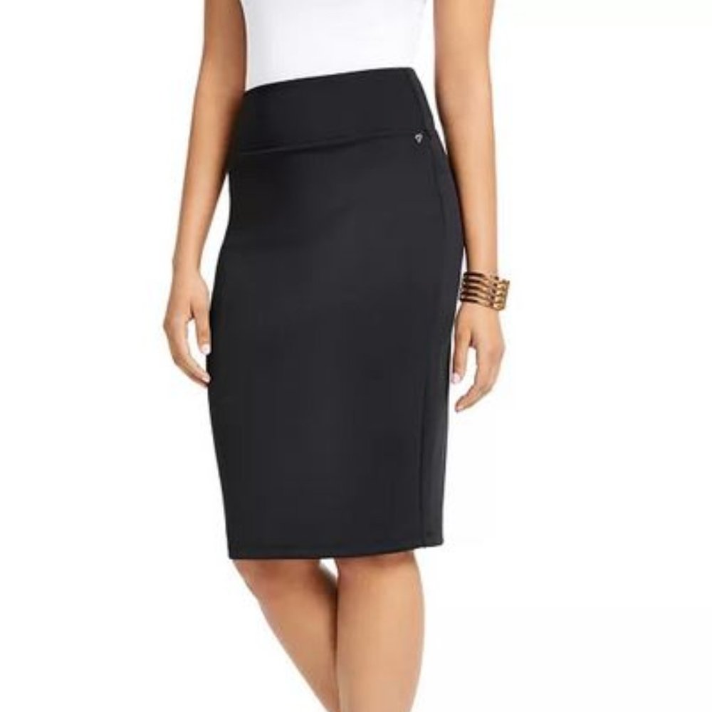 Thalia Sodi's fitted pencil skirt